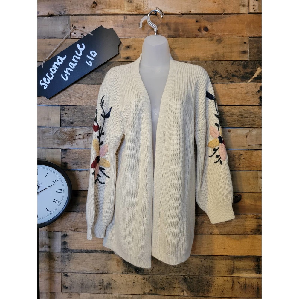 SALE-Grace & Emma women's cream colored knit sweater cardigan size S/M